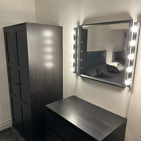 Luxury Detached Near Bhx, Jlr, Nec Feriehus Birmingham