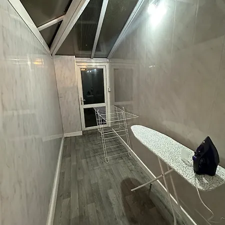 Luxury Detached Near Bhx, Jlr, Nec Feriehus *